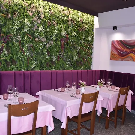 Da Noi Trattoria *