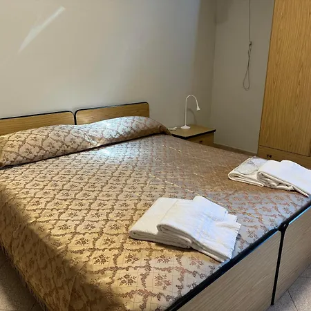 Da Noi Trattoria Hotel *