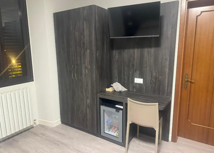 Da Noi Trattoria Hotel *